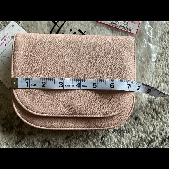 💕NEW💕Convertible Belt Bag by Thirty One - Picture 8 of 10